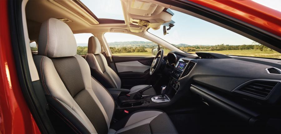 Интерьер Subaru Crosstrek 2017 года  (фото 9 из 73)